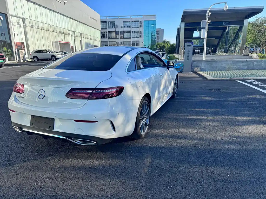 Mercedes-Benz E-Class 2023 — фото 11