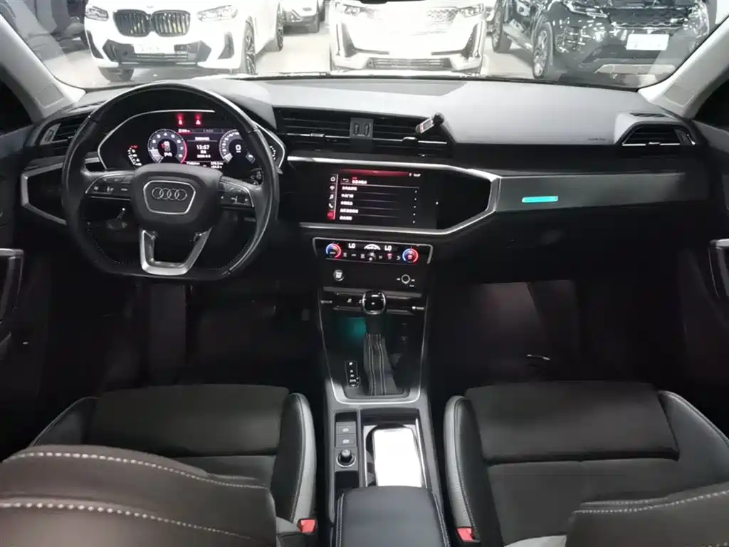 Audi Q3 2020 — фото 10