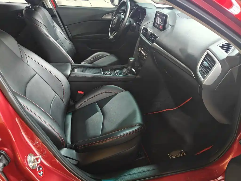 Mazda 3 Axela 2019 — фото 11