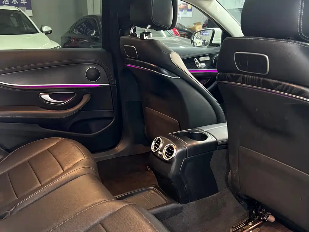 Mercedes-Benz E-Class 2019 — фото 15