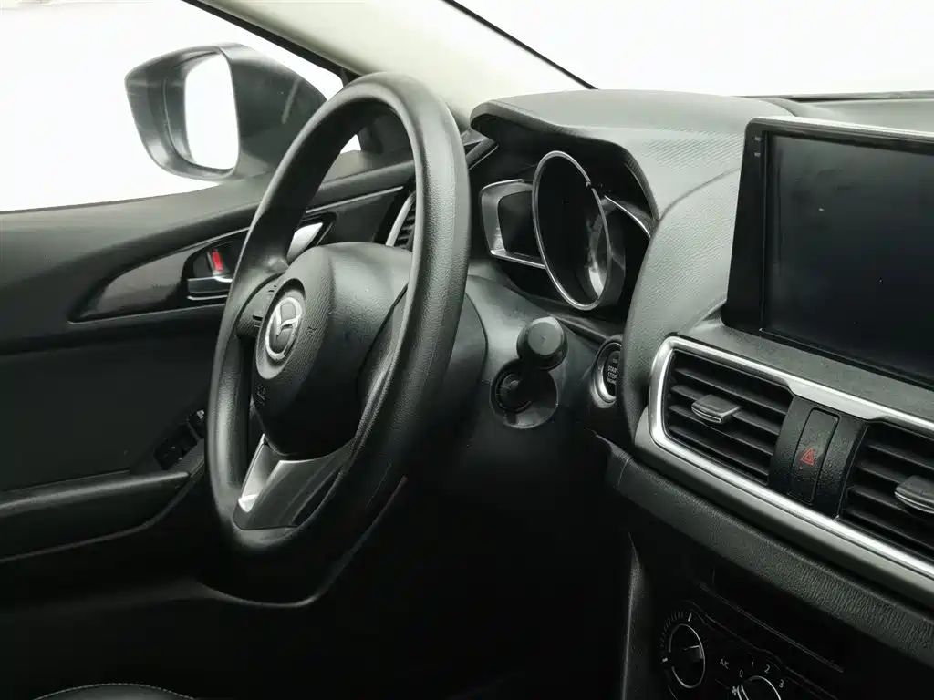Mazda 3 Axela 2016 — фото 22