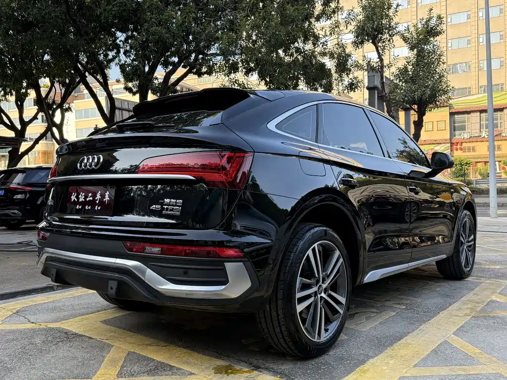 Audi Q5L Sportback 2021 — фото 3