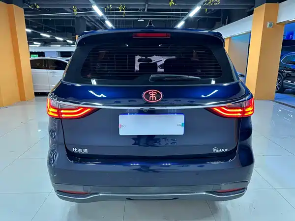BYD Song MAX 2017