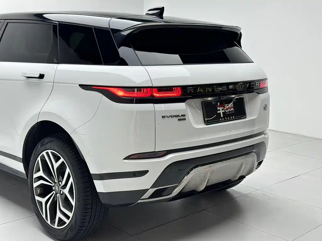 Land Rover Range Rover Evoque 2023 — фото 19
