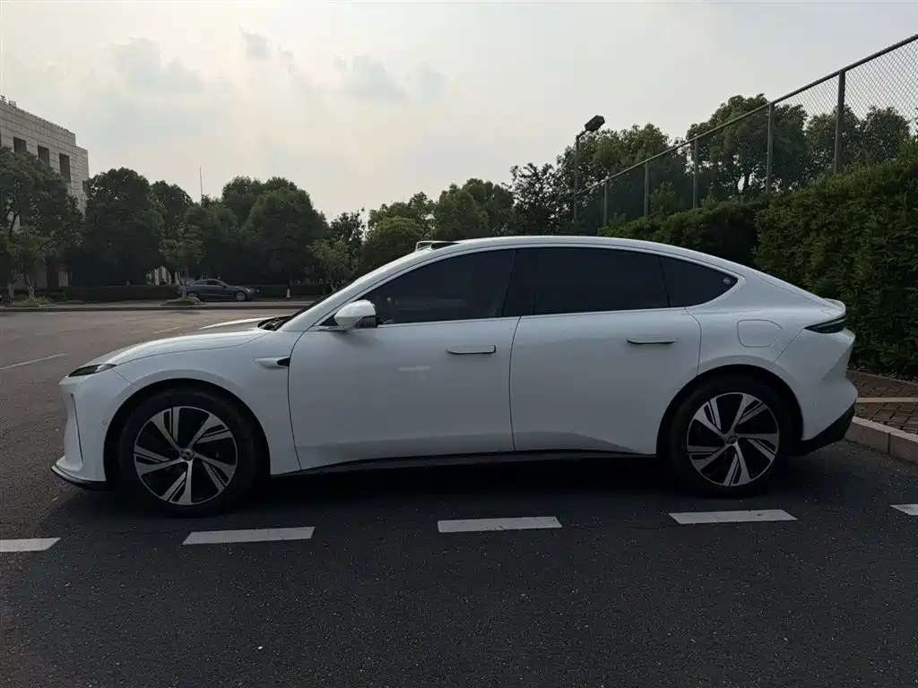 NIO ET5 2023