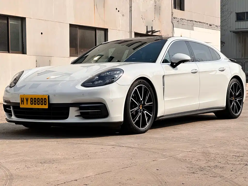 Porsche Panamera 2020 — фото 1