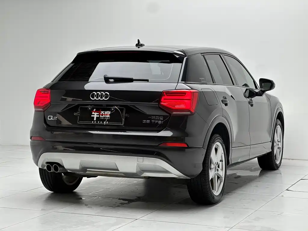 Audi Q2L 2019 — фото 4