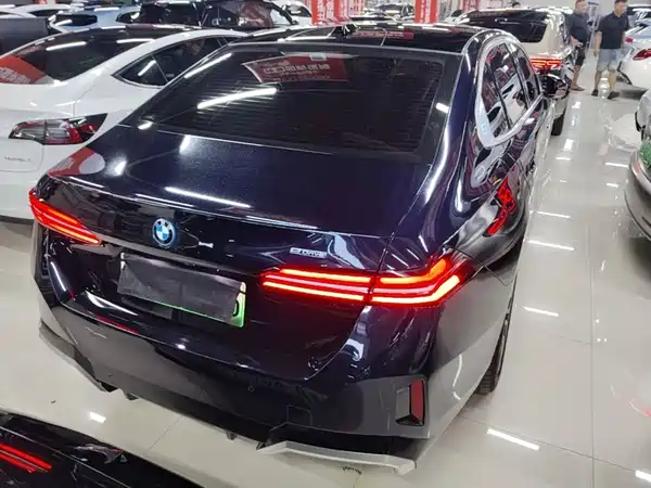BMW i5 2024