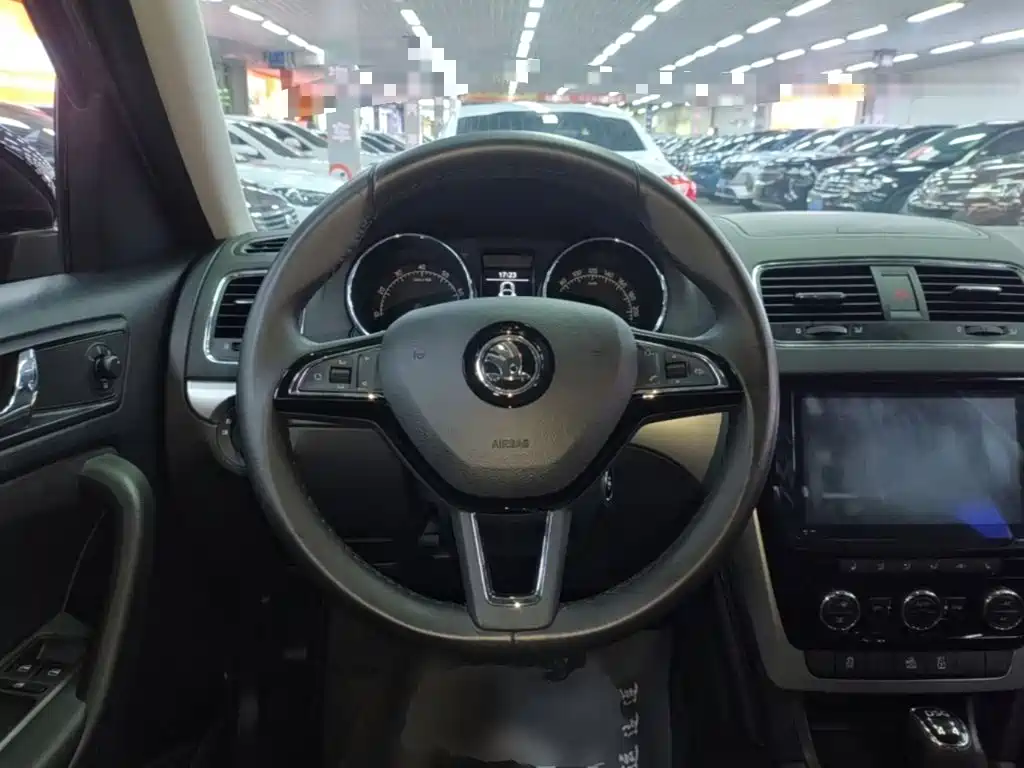 Skoda Yeti 2018 — фото 11