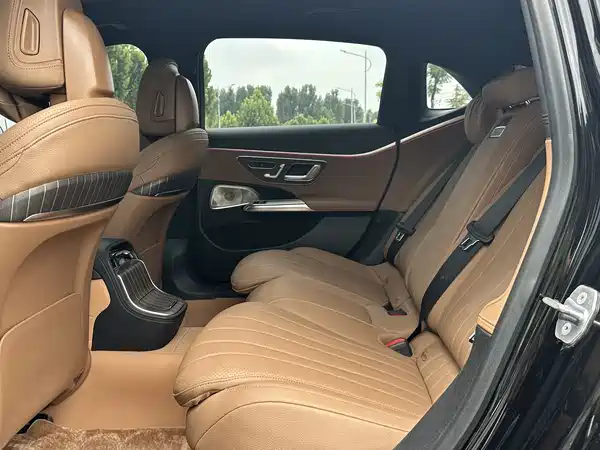 Mercedes-Benz E-Class 2024