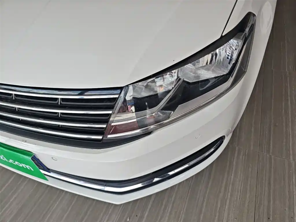 Volkswagen Lavida 2018 — фото 24