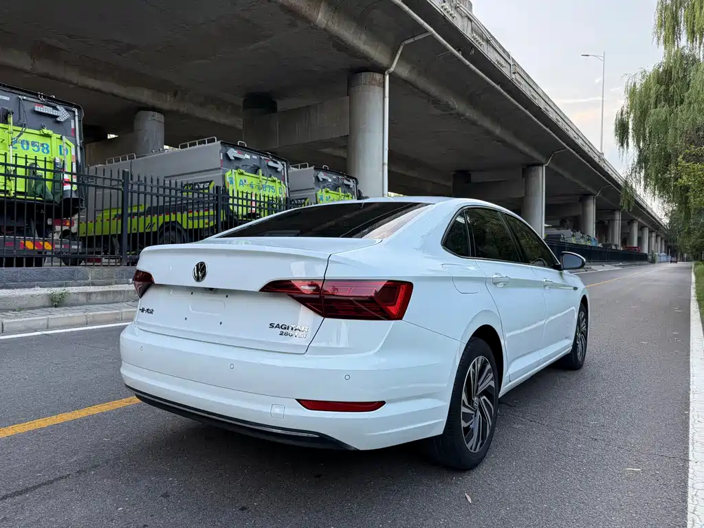 Volkswagen Sagitar 2021