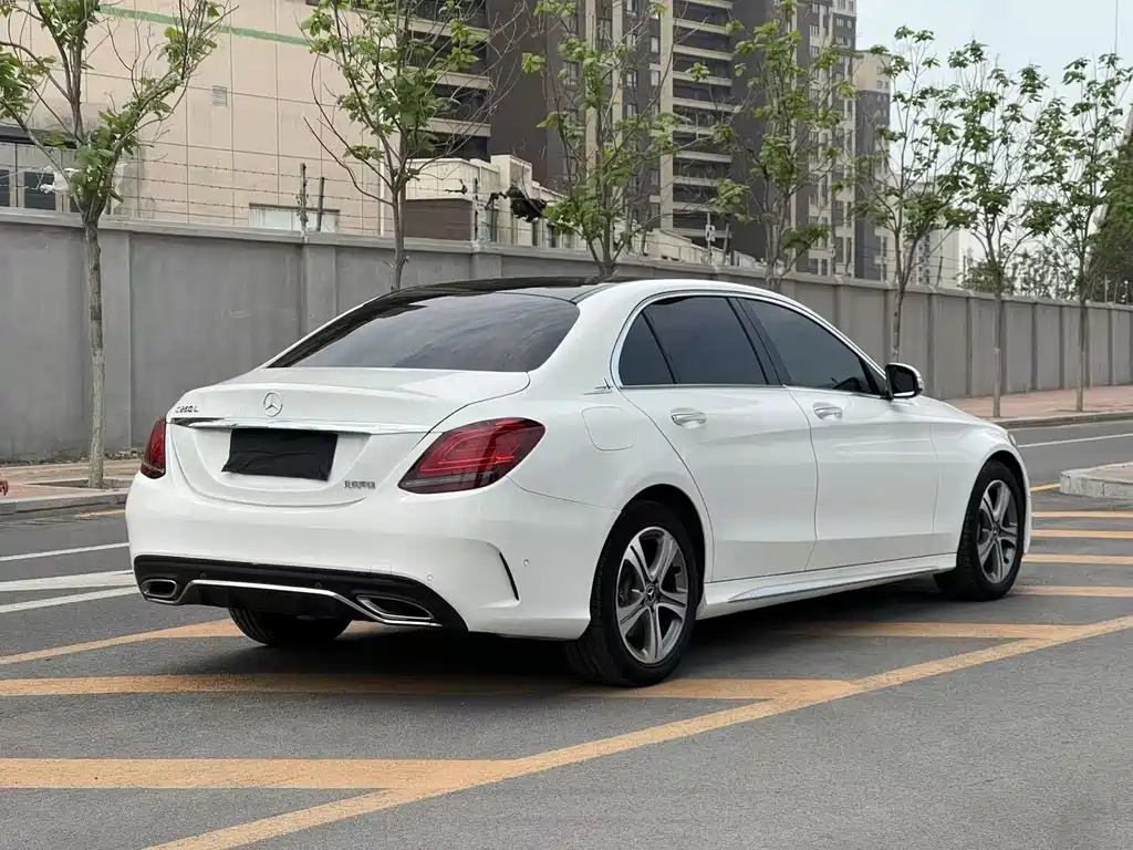 Mercedes-Benz C-Class 2018 — фото 9