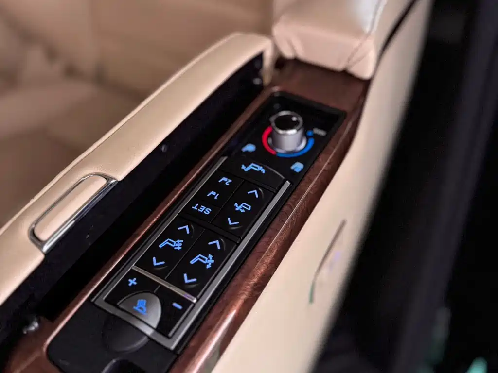 Toyota Alphard 2018 — фото 9