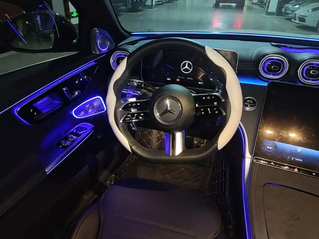 Mercedes-Benz C-Class 2023 — фото 11