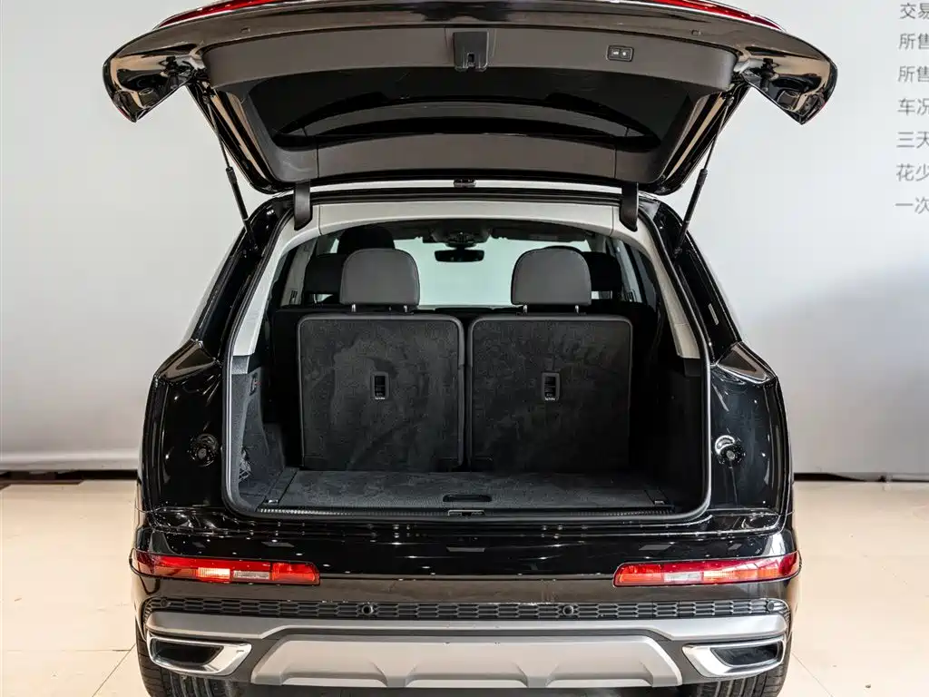 Audi Q7 2023 — фото 18