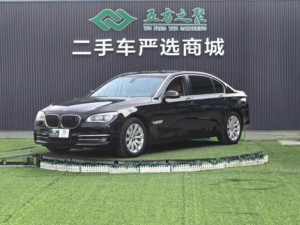 BMW 7 Series 2013 — фото 24