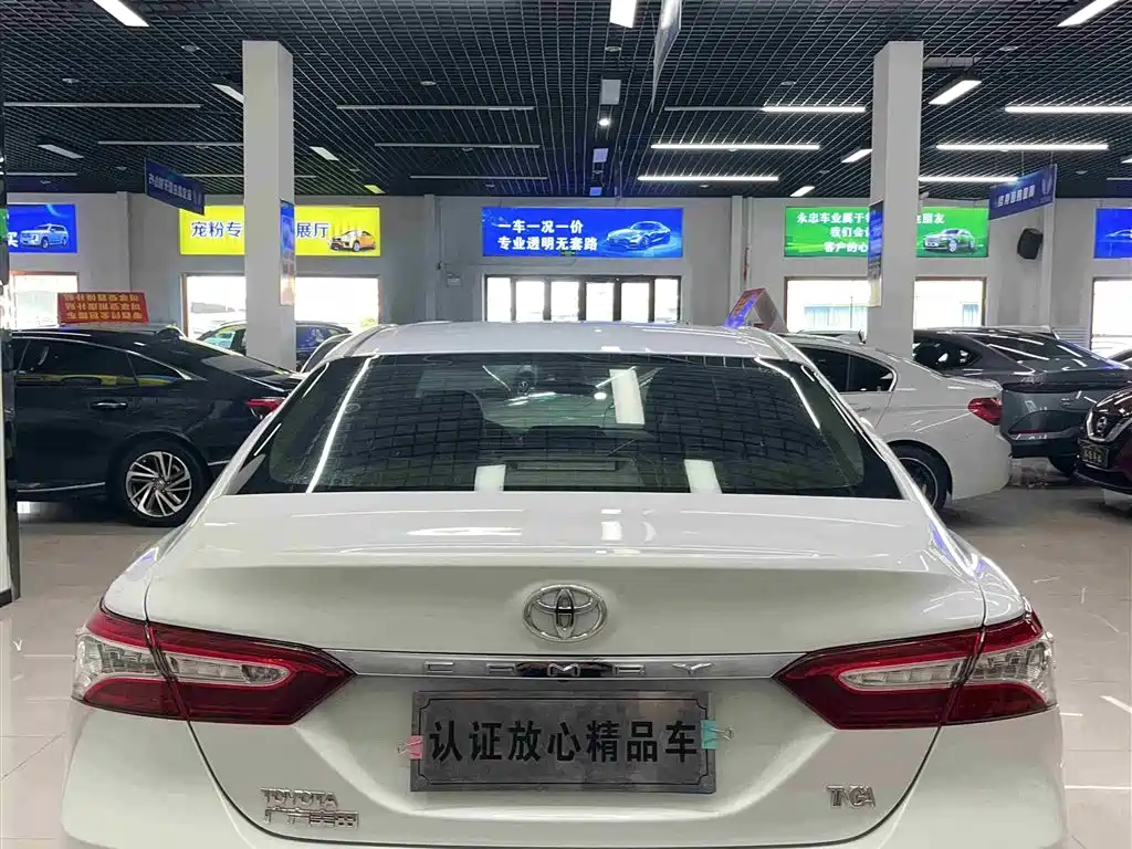 Toyota Camry 2019 — фото 5