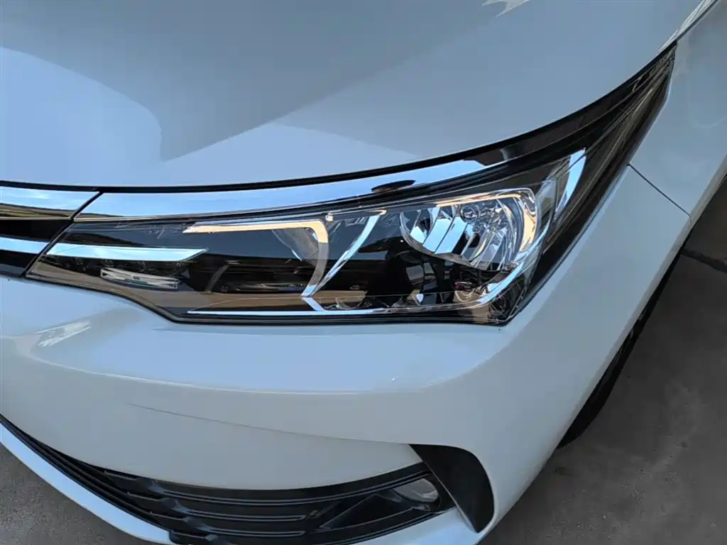 Toyota Corolla 2017 — фото 18