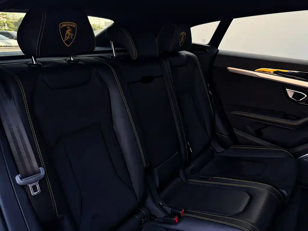Lamborghini Urus 2019 — фото 10