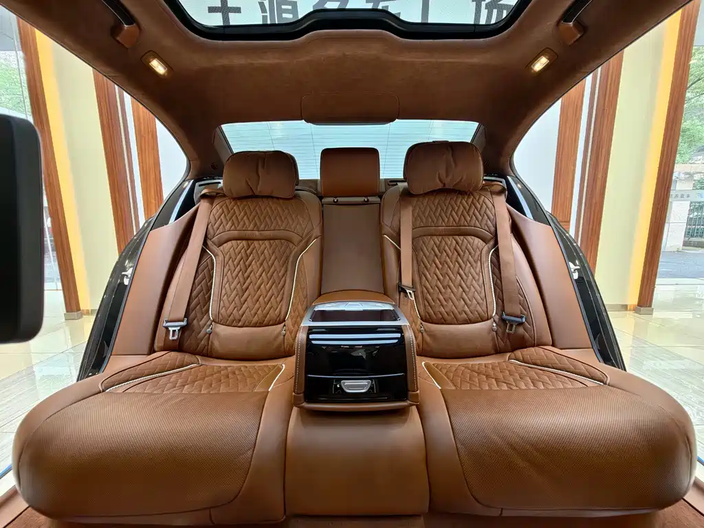 BMW 7 Series 2021 — фото 13