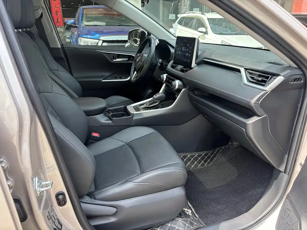 Toyota Wildlander 2022 — фото 11