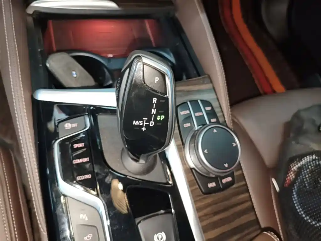 BMW 5 Series 2020 — фото 14