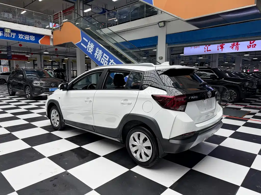 Toyota Yaris L 2022