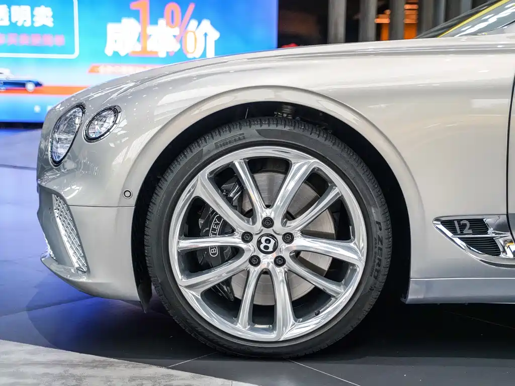 Bentley Continental 2021 — фото 18