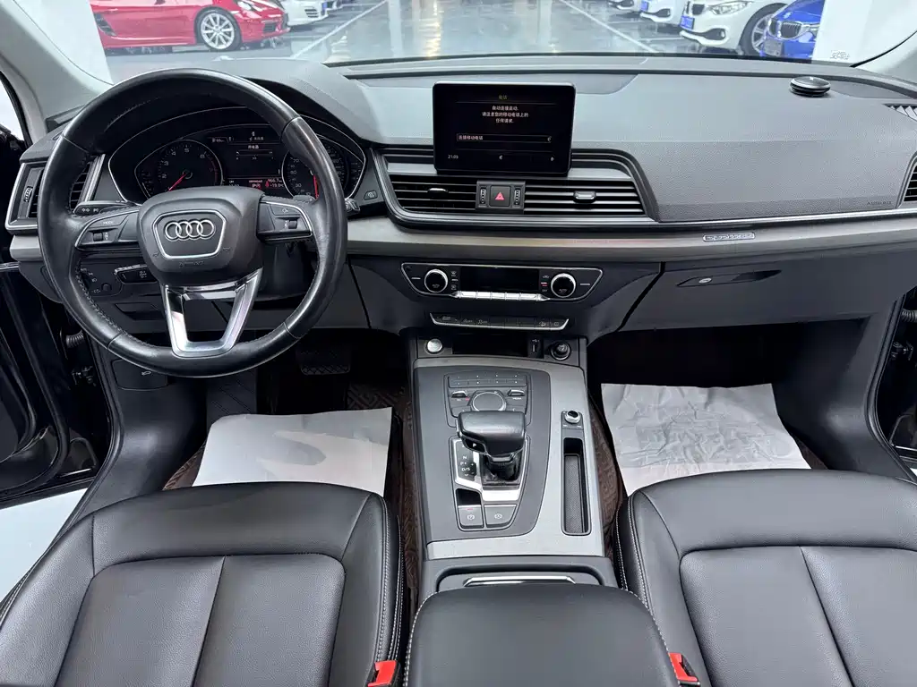 Audi Q5L 2020 — фото 10
