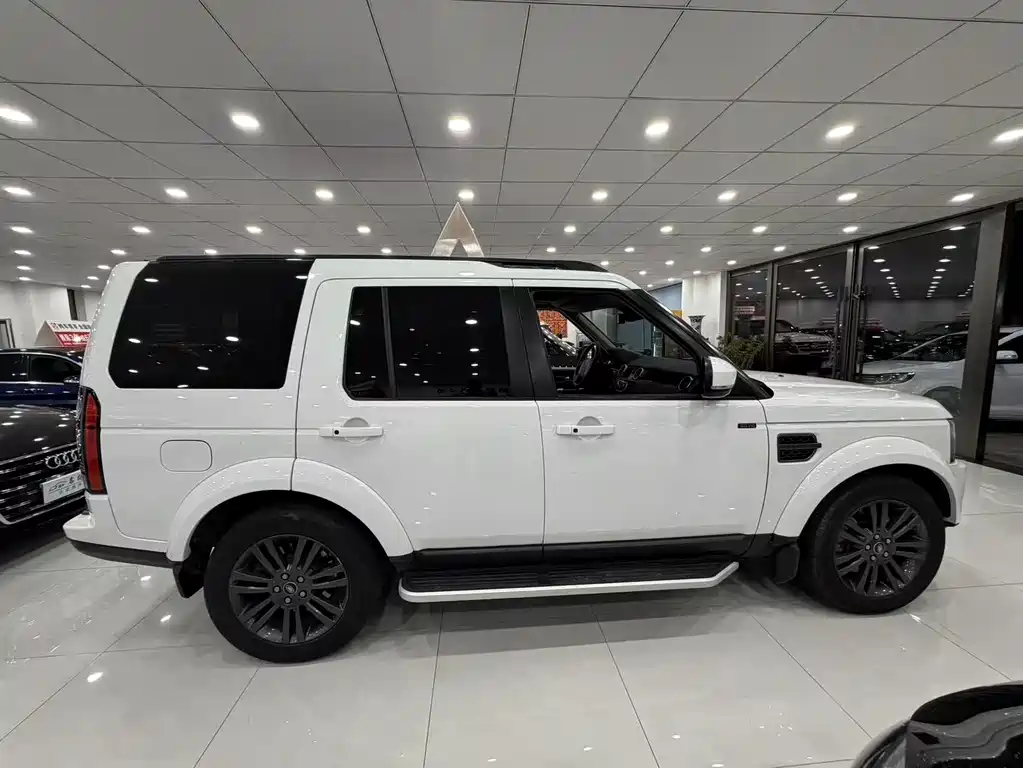 Land Rover Discovery 2016 — фото 9