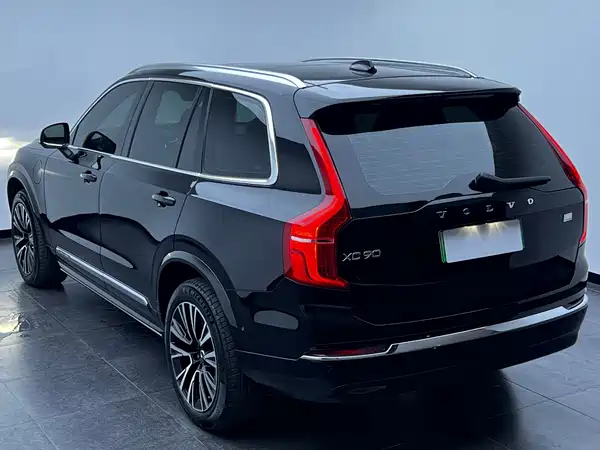 Volvo XC90 Plug-In Hybrid 2024