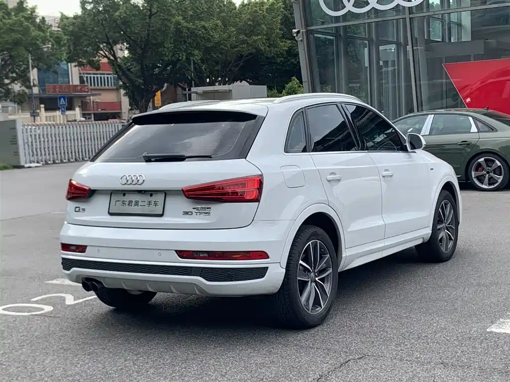 Audi Q3 2019 — фото 6