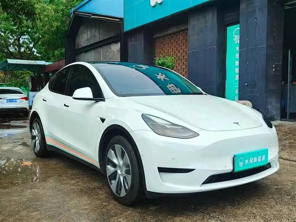 Tesla Model Y 2022 — фото 10