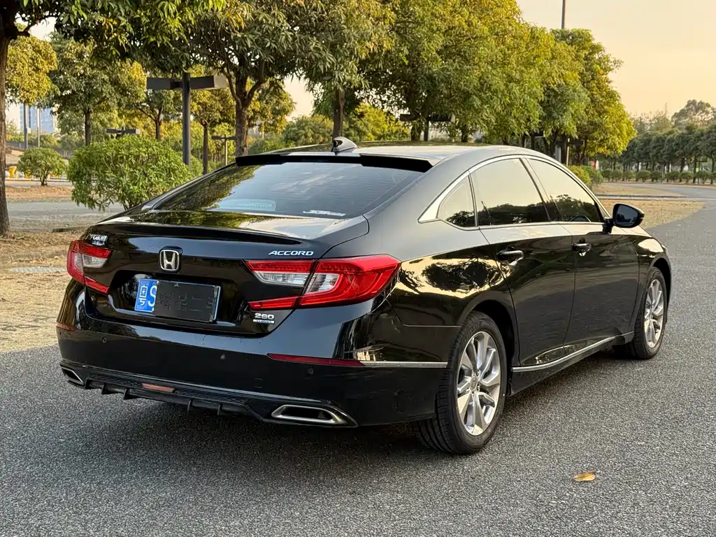 Honda Accord 2020 — фото 8