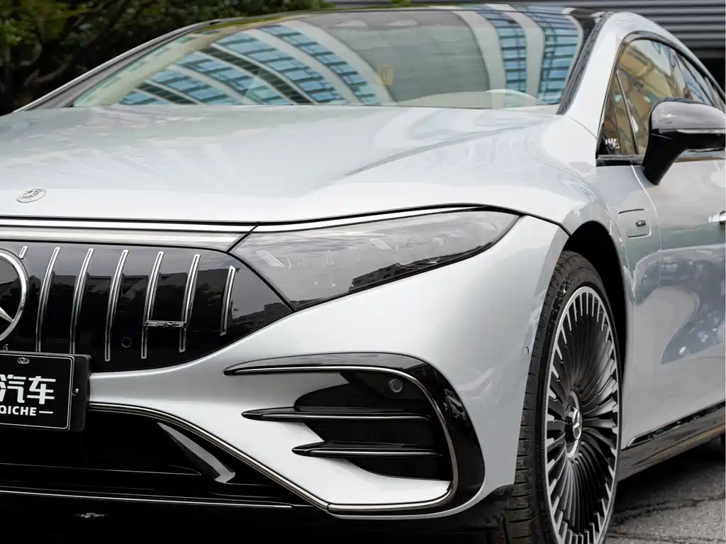 Mercedes-Benz EQS AMG 2024 — фото 8