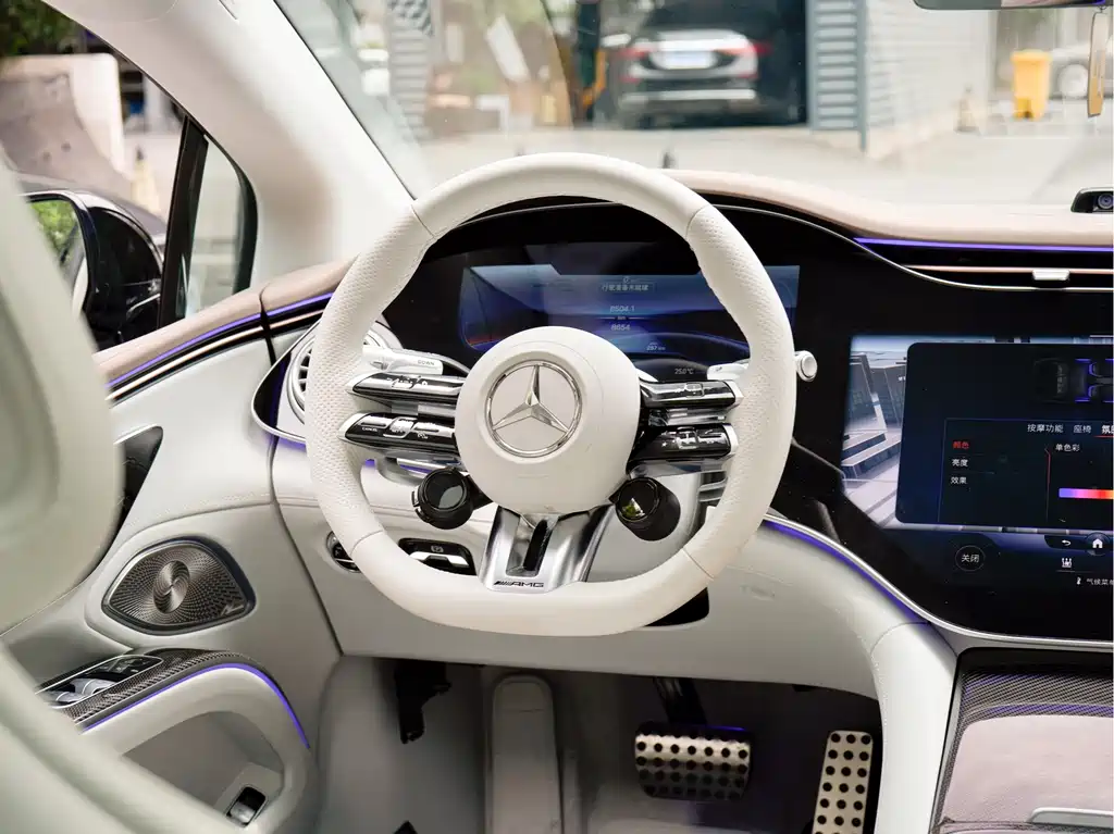 Mercedes-Benz EQS AMG 2024 — фото 19