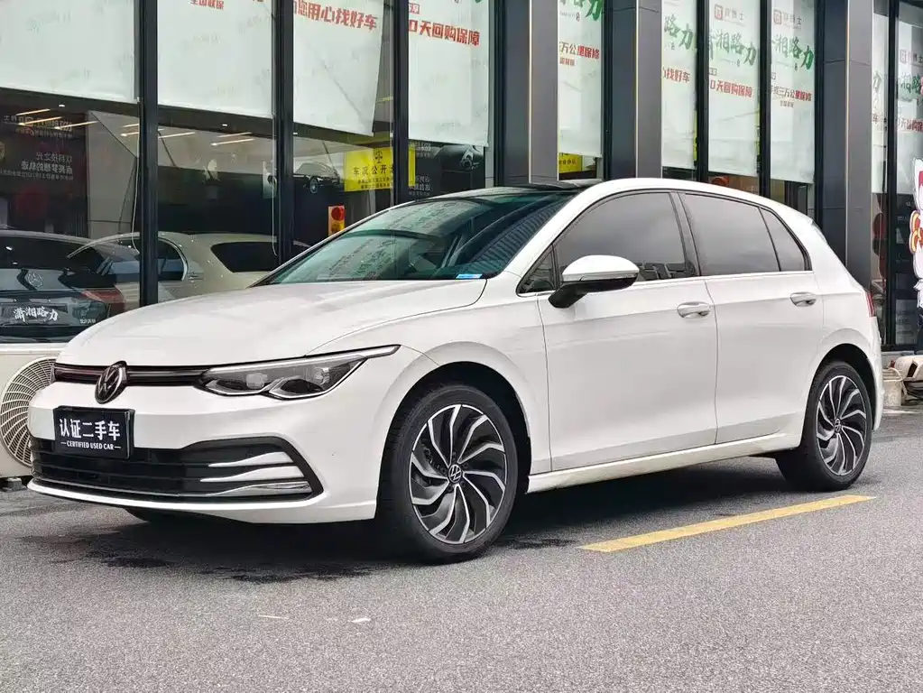 Volkswagen Golf 2025