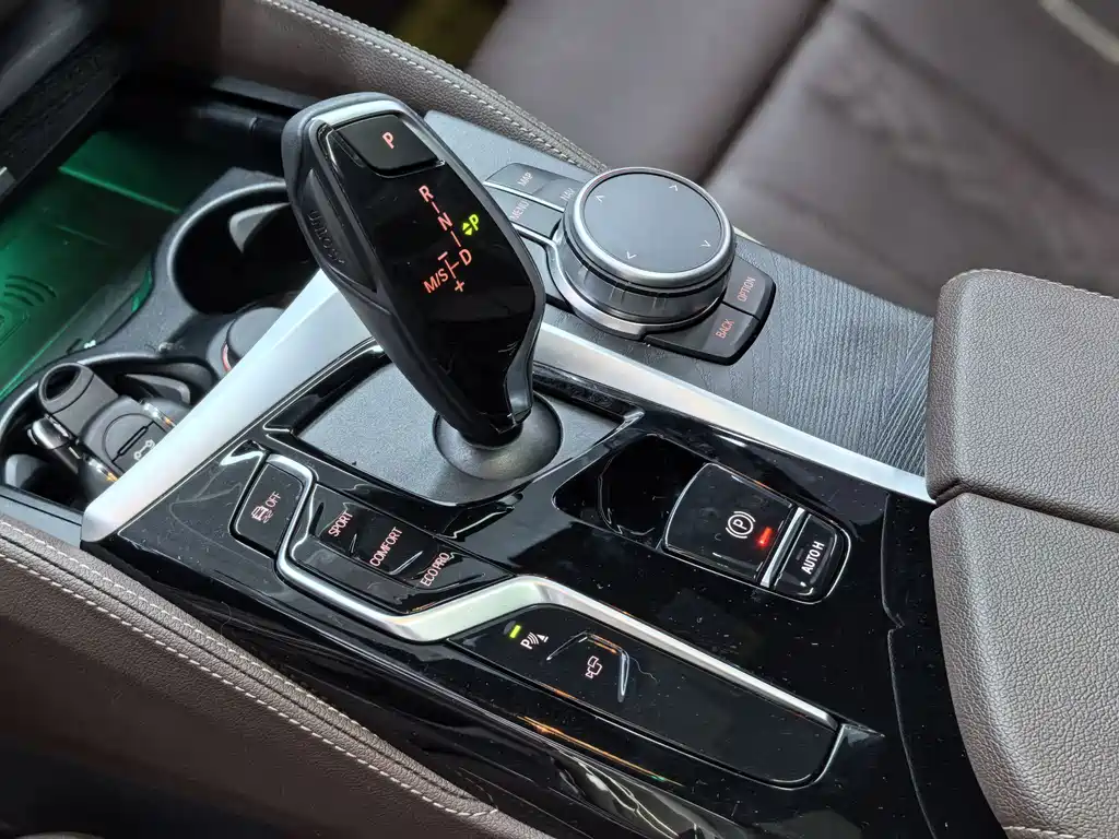 BMW 5 Series 2022 — фото 18
