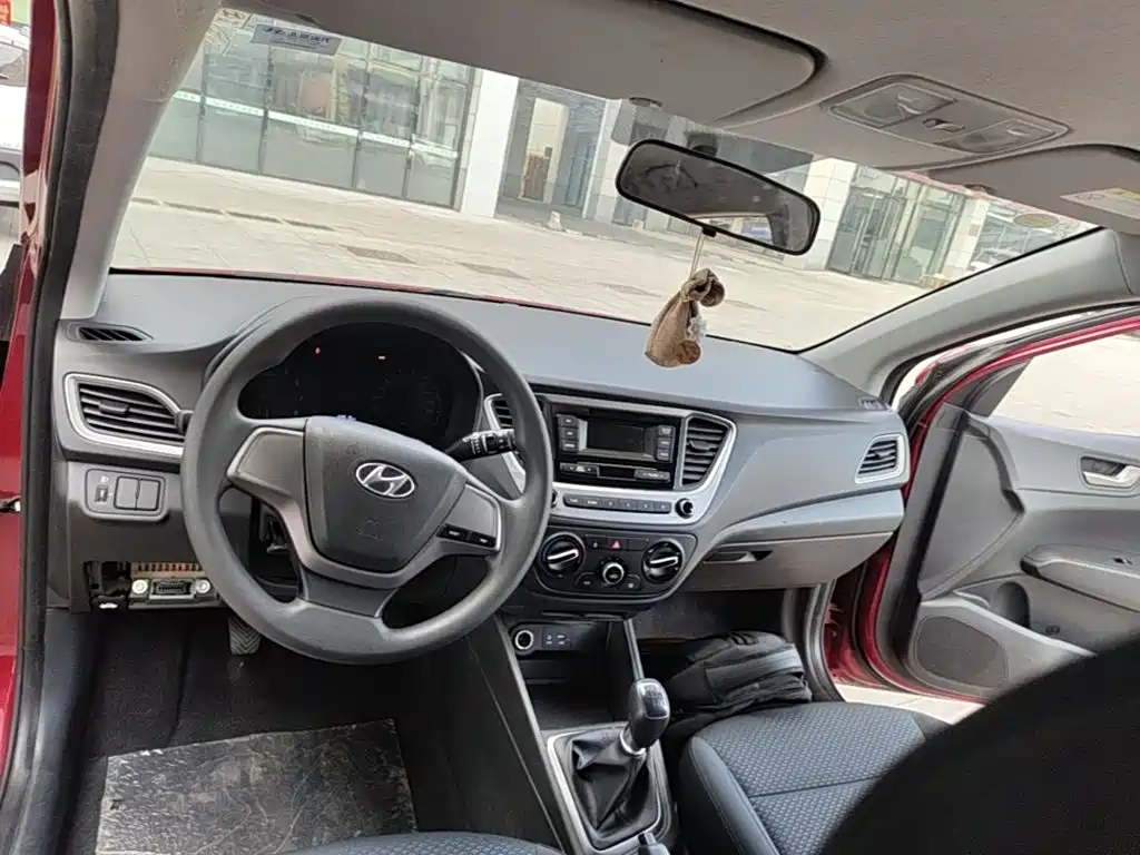 Hyundai Verna RV 2018 — фото 10