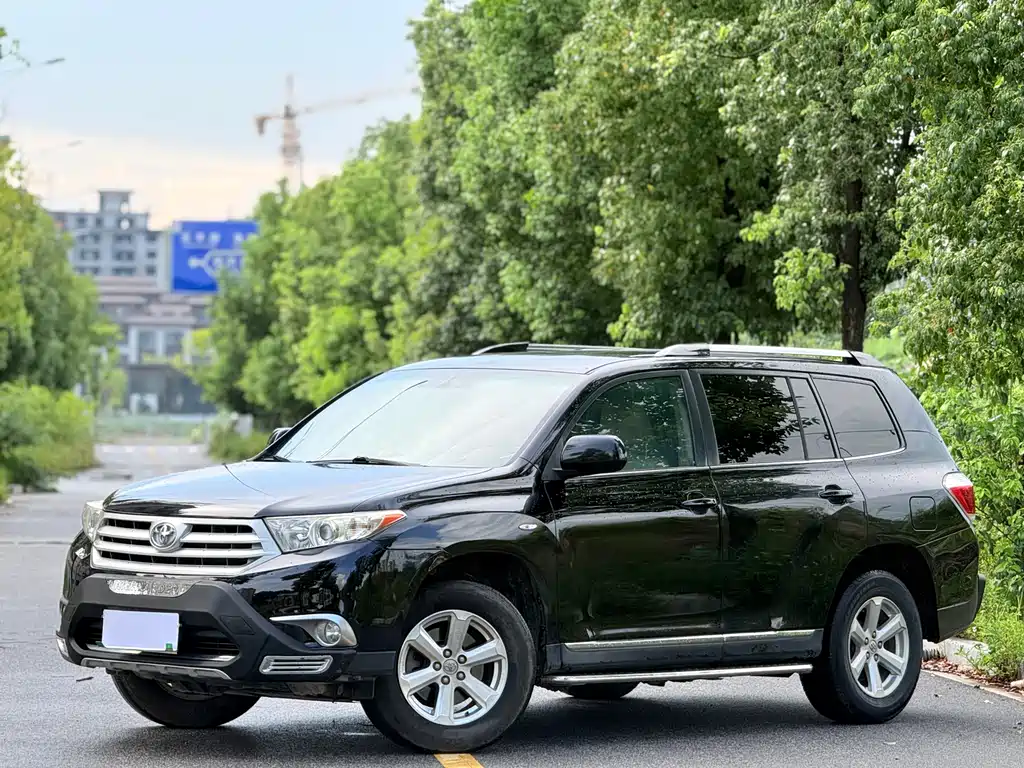 Toyota Highlander 2015 — фото 1