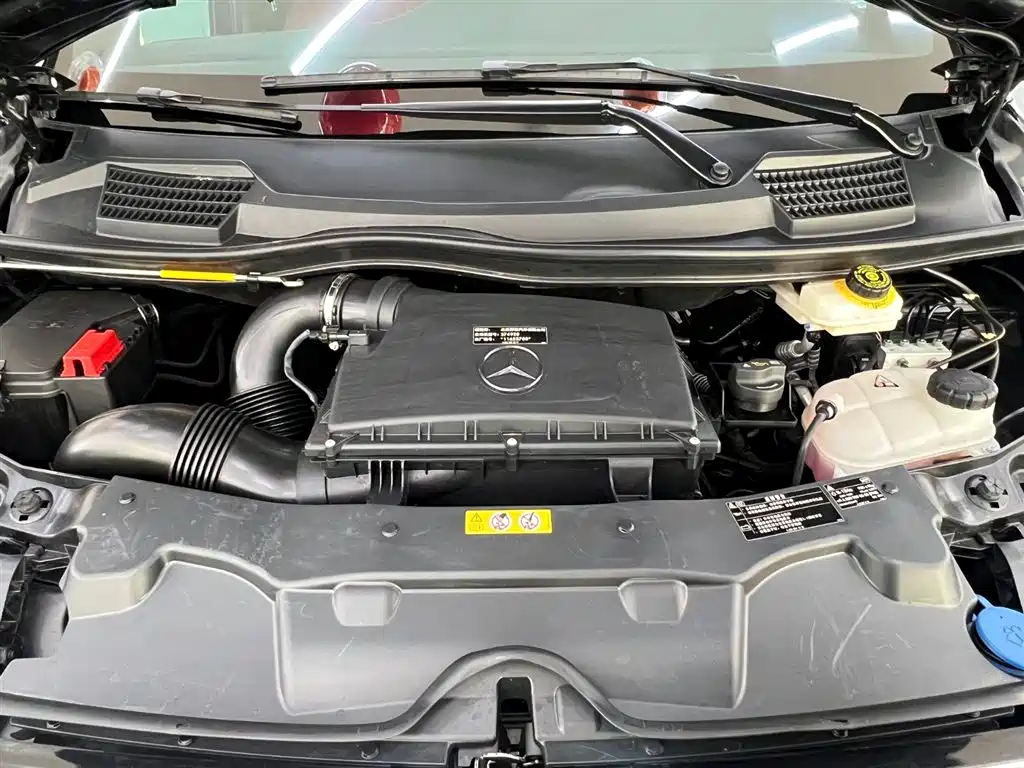 Mercedes-Benz Vito 2023 — фото 11
