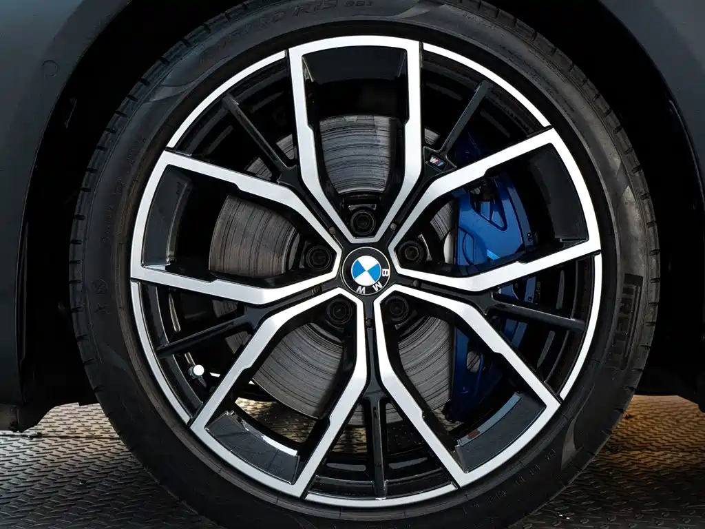 BMW 5 Series 2022 — фото 8
