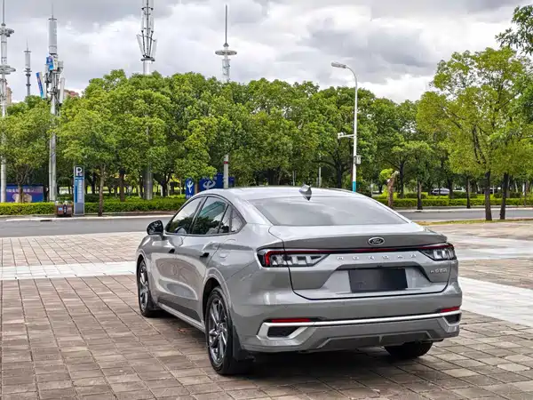 Ford Mondeo 2025