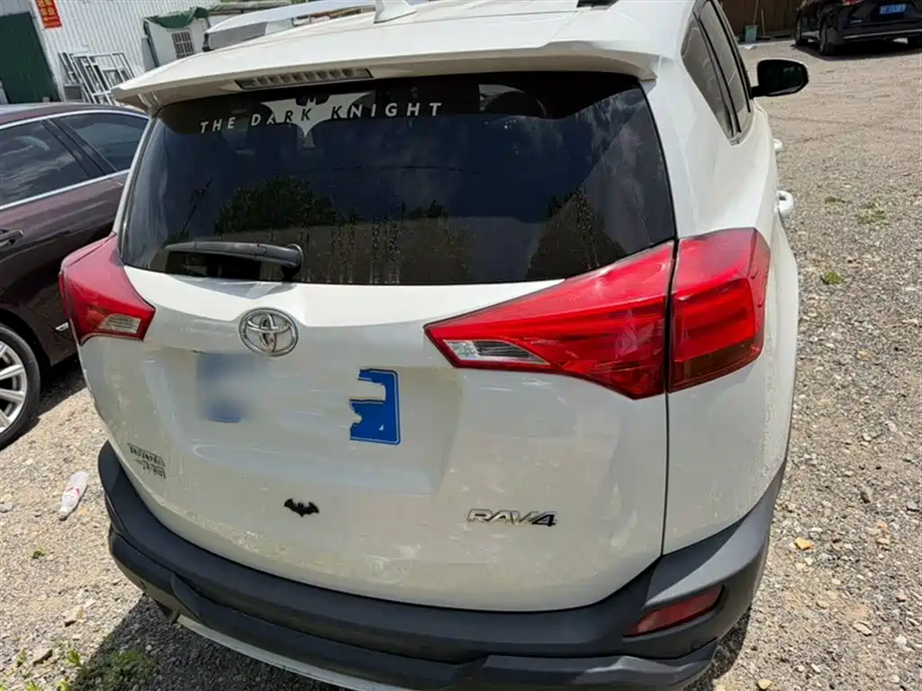 Toyota RAV4 2016 — фото 10