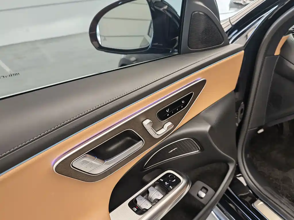 Mercedes-Benz E-Class 2024 — фото 15