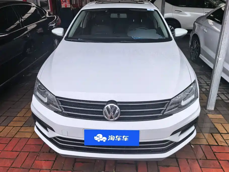 Volkswagen Sagitar 2018