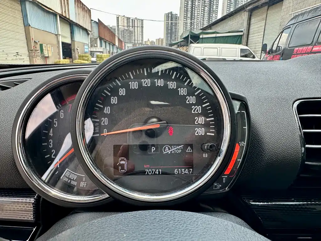 MINI Clubman 2019 — фото 28