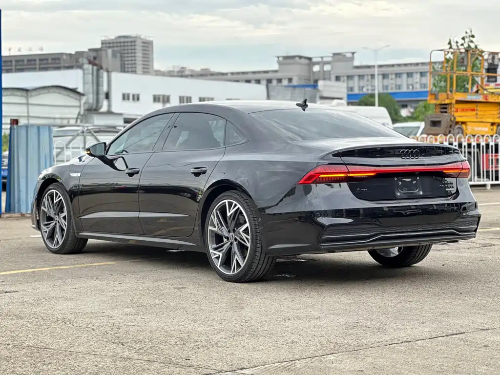 Audi A7L 2024 — фото 14