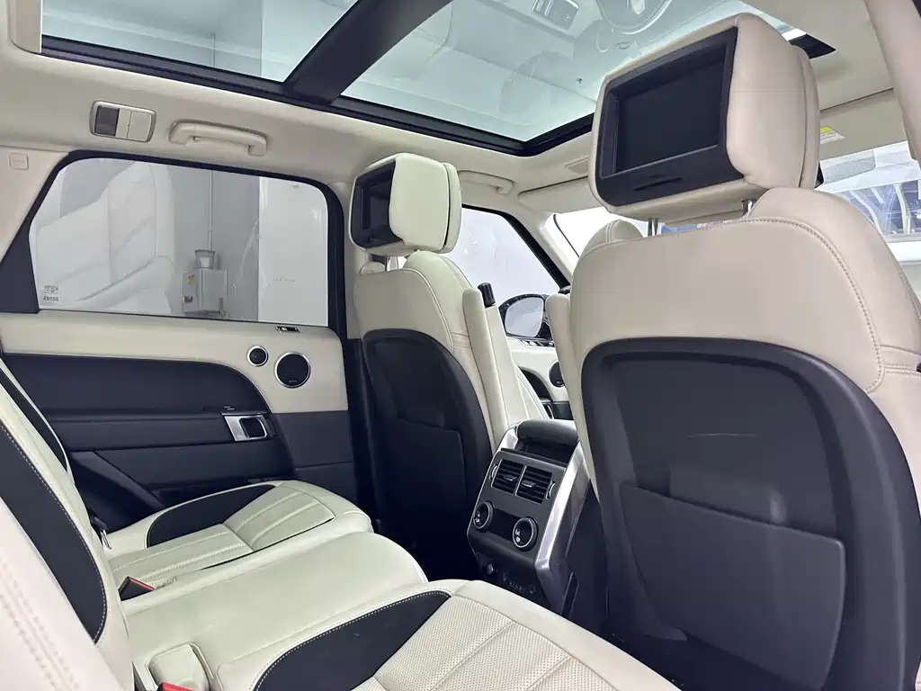 Land Rover Sport 2023 — фото 16